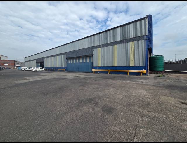 4,831M² WAREHOUSE TO LET IN CLAIRWOOD